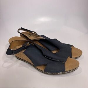 Clarks wedge navy blue‎ leather sandals women’s size 10 casual open toe